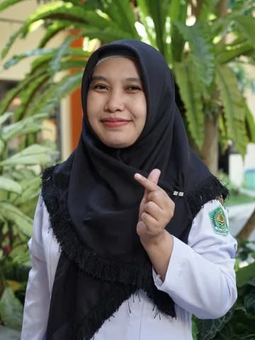 Fatma Finta Pratiwi, S.Pd.Gr.